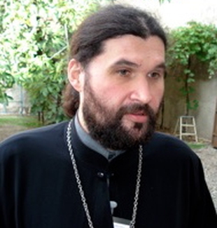 Padre Georgij Orechanov.