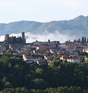 Veduta di Barga (Lucca).