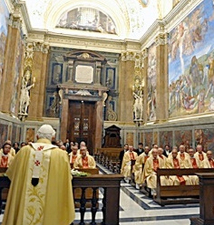 L'omelia nella Cappella Paolina.