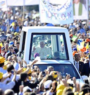 L'accoglienza del Papa a Palermo.