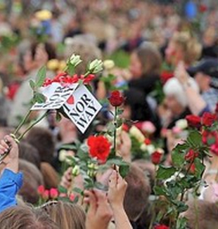 Oslo, la manifestazione in memoria delle vittime.