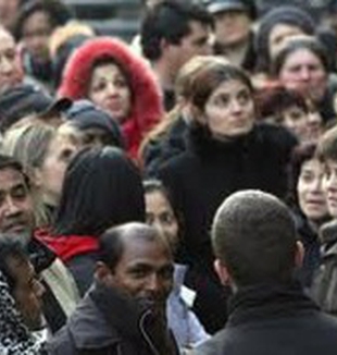 Folla di immigrati.