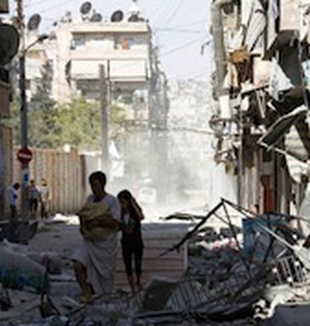 La città di Aleppo dopo un bombardamento.