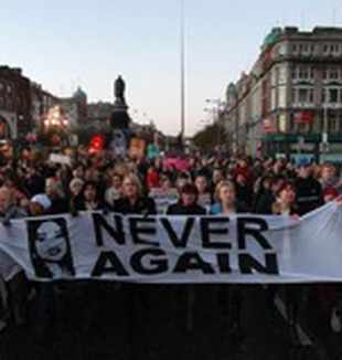 Una manifestazione <em>pro-choice</em> in Irlanda.