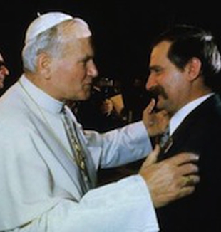 Giovanni Paolo II e Lech Walesa.