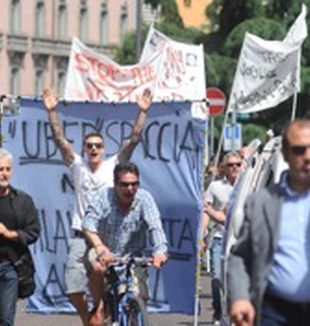 Lo sciopero dei taxi a Milano dell'11 giugno.