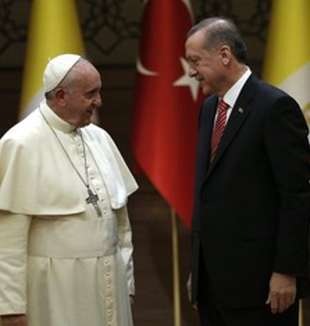 Papa Francesco con il presidente turco Erdogan.