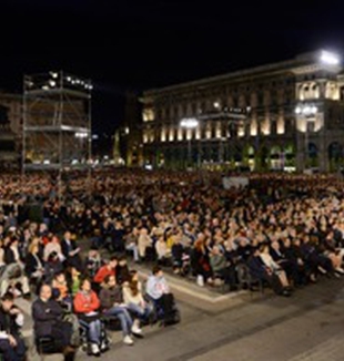 La serata dell'8 maggio 2014 in Piazza Duomo.