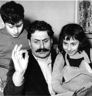 Carlotta Guareschi, assieme al padre Giovannino e al fratello Alberto.