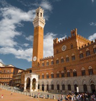 Il Palazzo comunale in Piazza del Campo, Siena.