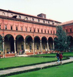 Il cortile dell'Università Cattolica di Milano.