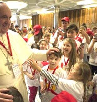 L'udienza del Papa con i ragazzi delle scuole gesuite
