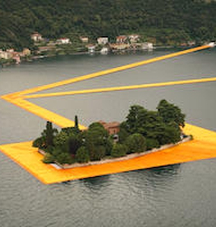 The Floating Piers sul Lago d'Iseo.