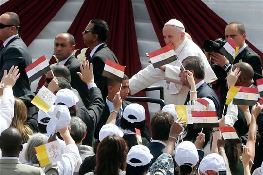 Trentamila persone per la messa col Papa al Cairo