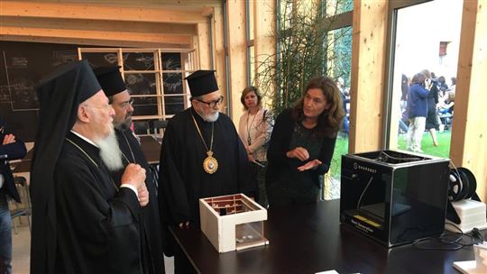 Il Patriarca visita i laboratori del Malpighi