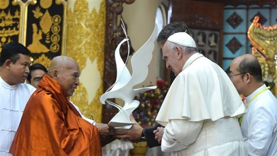 L'incontro con i monaci buddisti del Consiglio Supremo “Sangha”