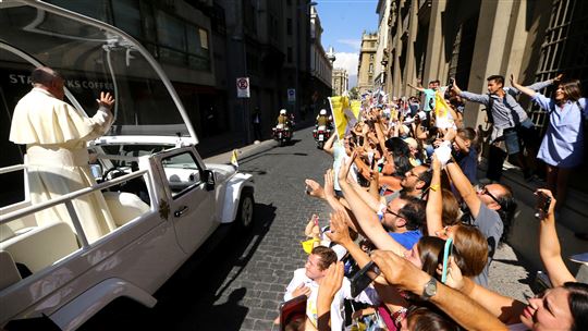 Papa Francesco in Cile accolto nella capitale