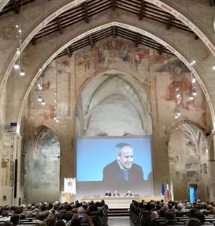 La presentazione di "Dov'è Dio?" nella ex-chiesa di Sant'Agostino a Bergamo.