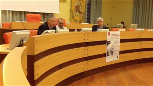 Da sinistra: il direttore del Centro culturale di Prato, Lorenzo Neri, Dennis Sauer e Davide Perillo