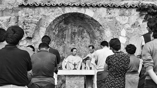 Don Giussani celebra la messa a Subiaco © Elio Ciol