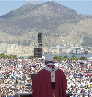 La messa del Papa al Foro Italico di Palermo