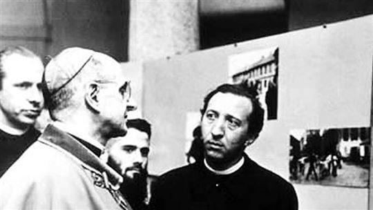 L'allora cardinale Montini con don Giussani