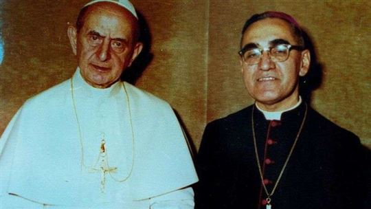 Paolo VI con il vescovo Oscar Arnulfo Romero
