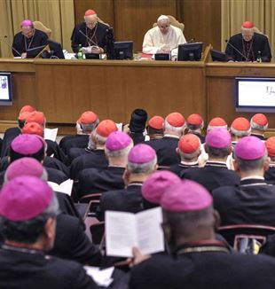 Il Papa presiede il Sinodo sui giovani