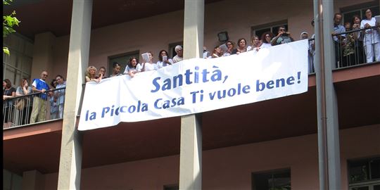 L’attesa di papa Francesco, che ha visitato il Cottolengo il 21 giugno 2015