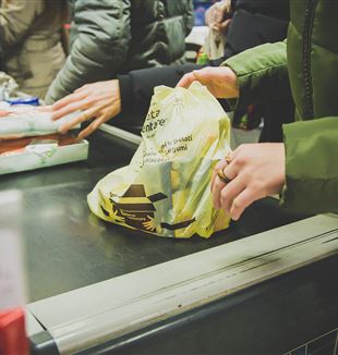 Il sacchetto giallo alla cassa (Foto: Icon/Photo)