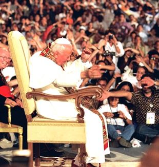 Giovanni Paolo II a Tor Vergata nel 2000