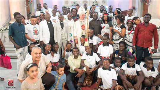 Con un gruppo di fedeli sudanesi