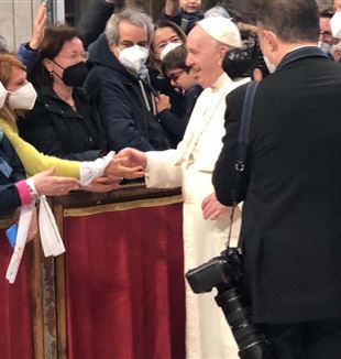 Il Papa all'udienza con La Zolla