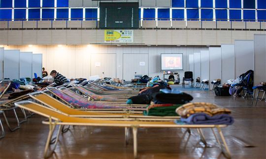 Il centro sportivo di Chelm, al confine polacco, dove sono accolti i profughi ucraini (© Gabriel Piętka)