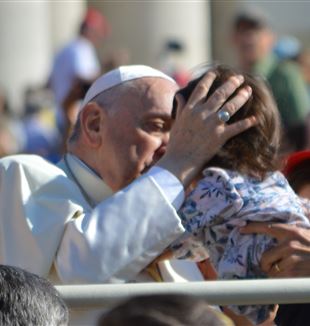 Papa Francesco durante l'Udienza del 18 maggio