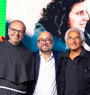 Paolo Benanti, Marco Aluigi, vicedirettore Meeting, e Miguel Benasayag (©Archivio Meeting)