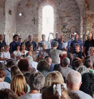 Il concerto nella chiesa antica di San Lorenzo a Varigotti