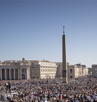 Piazza San Pietro durante L'udienza di Francesco a CL (Foto: Roberto Masi/Fraternità di CL)