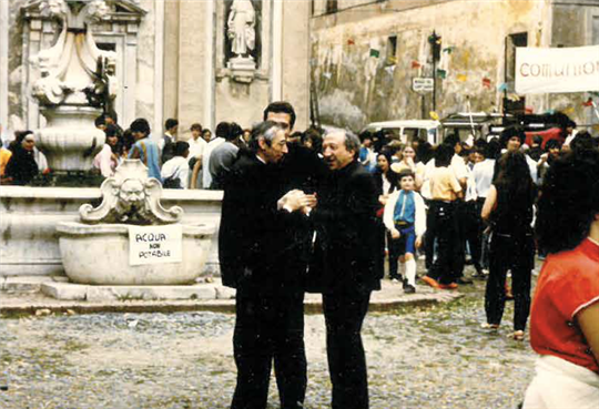 Con don Giussani durante un pellegrinaggio a Savona nel 1983