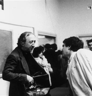 1983. Don Giussani al Politecnico di Milano (Foto di Federico Brunetti)