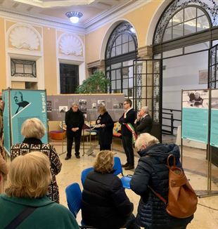 La mostra per il Centenario di don Giussani allestita nel Palazzo Comunale di Gallarate (Varese)