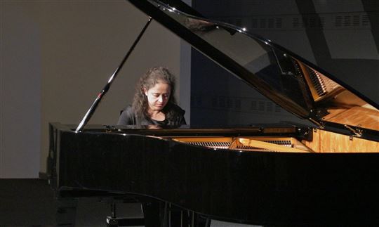Antonietta Assini al pianoforte