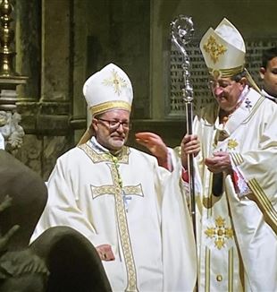 L'ordinazione episcopale di monsignor Giovanni Paccosi. In piedi, vicino a lui, il cardinale Giuseppe Betori, Arcivescovo di Firenze.