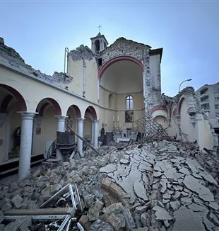 La Cattedrale di Iskenderun dopo il sisma (Foto Antuan Ilgit SJ)