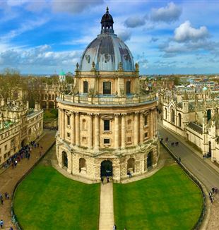 La biblioteca dell'Università di Oxford (Foto Unsplash/Ben Seymour)