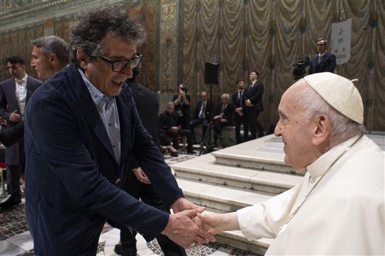 Sandro Veronesi con Papa Francesco (Vatican Media/Catholic Press Photo)
