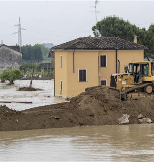 Lugo di Romagna poco dopo l'alluvione (Foto: Ansa/Bovezani)