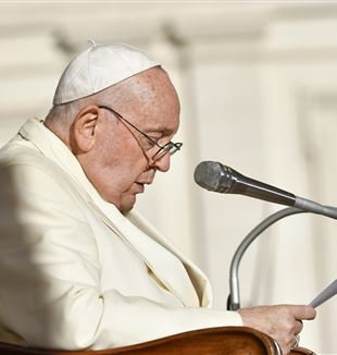 Papa Francesco all'Udienza del 22 novembre (Vatican Media/Catholic Press Photo)