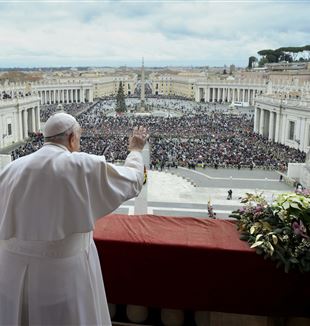 Papa Francesco durante la benedizione Urbi et Orbi nel giorno di Natale (Vatican Media/Catholic Press Photo)
