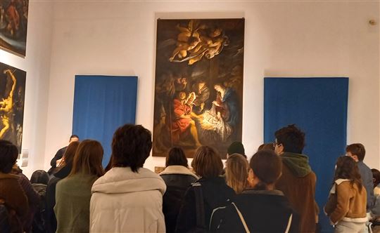 Davanti alla ''Natività'' di Rubens, nella Pinacoteca di Fermo 